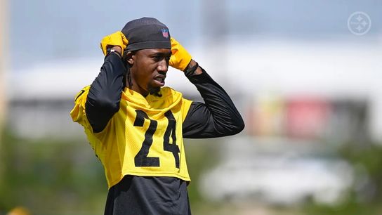 Pittsburgh Steelers cornerback Joey Porter Jr. (24) participates in Steelers rookie minicamp at the UPMC Rooney Sports Complex Pittsburgh Steelers cornerback Joey Porter Jr. (24) participates in Steelers rookie minicamp at the UPMC Rooney Sports Complex