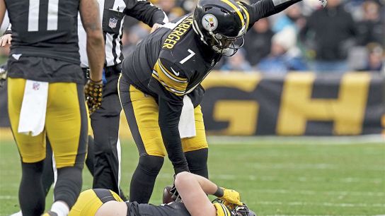 Steelers' Ben Roethlisberger and Pat Freiermuth Steelers' Ben Roethlisberger and Pat Freiermuth