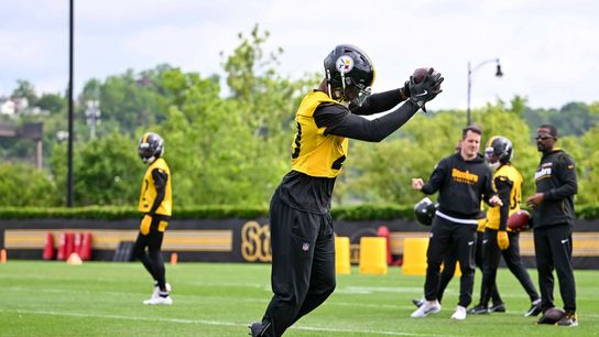 Report: Steelers' New Addition Darius Slay Has An Injury (Steelers News)