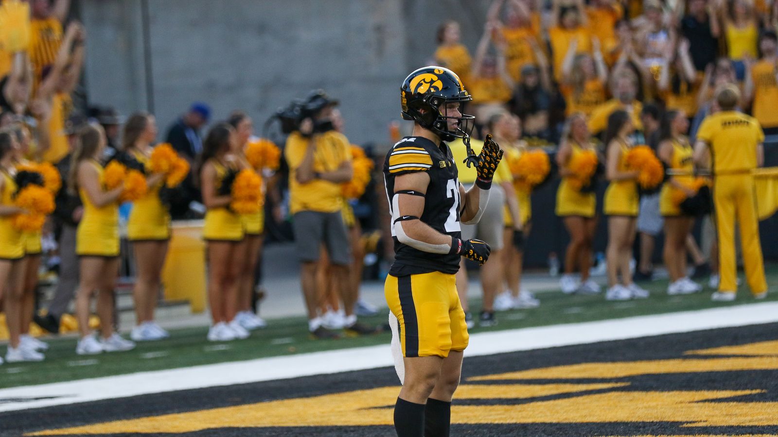 Steelers Have Potentially Explosive New Weapon In Kaden Wetjen (Steelers News). Photo by Rob Howe / HawkFanatic