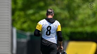 Steelers' Aaron Rodgers Completely Contradicts Front Office In First Media Appearance Since Re-Signing (Steelers News). Photo by Alysa Rubin / Pittsburgh Steelers