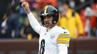 Steelers' Rival Questions Aaron Rodgers' Love For Football As Offseason Saga Continues On (Steelers News). Photo by Scott Galvin / Imagn Images