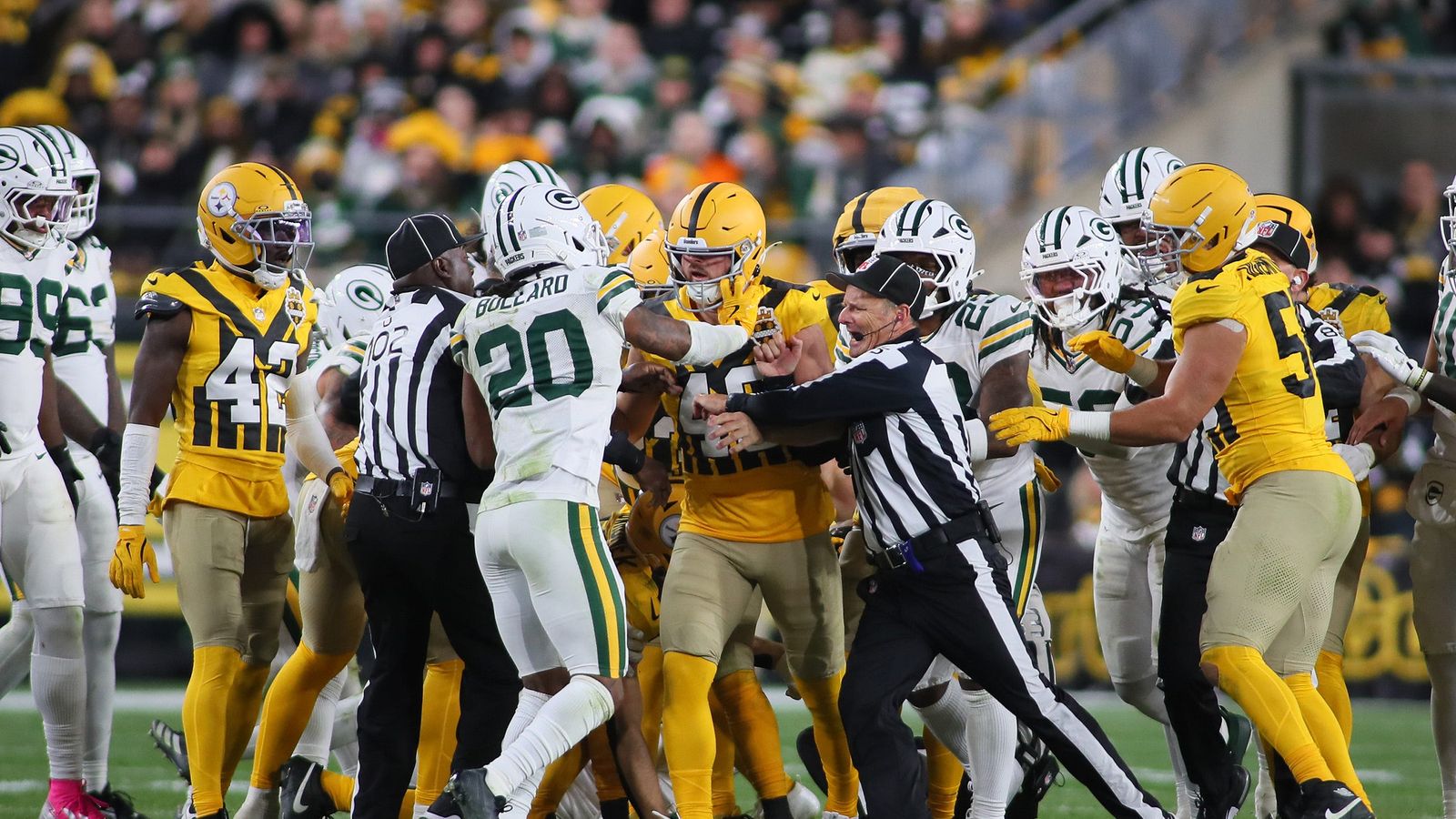 Steelers' Fan Favorite Is Facing A Sneaky Position Battle  (Steelers News). Photo by Michael Longo / For USA Today Network / USA TODAY NETWORK via Imagn Images