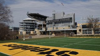 Signs For Concern Arise As Draft Expert Has Steelers Zeroing In On Absurd Selection (Steelers News). Photo by Charles LeClaire / Imagn Images