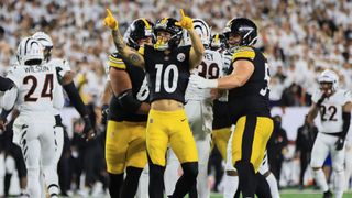 Steelers Great James Harrison Fights Back Against Probable Roster Move (Steelers News). Photo by Katie Stratman / Imagn Images