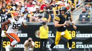 Steelers' Aaron Rodgers Gets Harsh Take From Former Super Bowl Champion: "Not Trying To Win" (Steelers News). Photo by Jared Wickerham / Pittsburgh Steelers