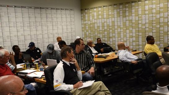 Steelers Could Go Completely Off Script During 2026 NFL Draft (Steelers News)