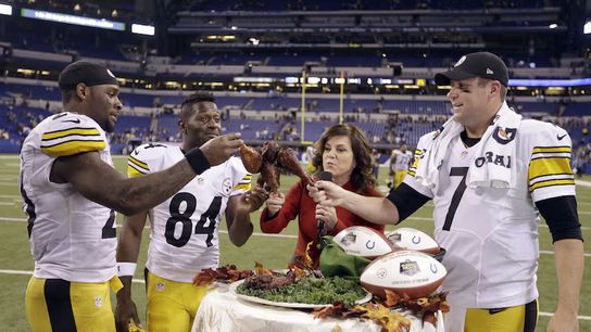 Le'Veon Bell, Antonio Brown, and Ben Roethlisberger celebrate after a Thanksgiving win in 2016 Le'Veon Bell, Antonio Brown, and Ben Roethlisberger celebrate after a Thanksgiving win in 2016