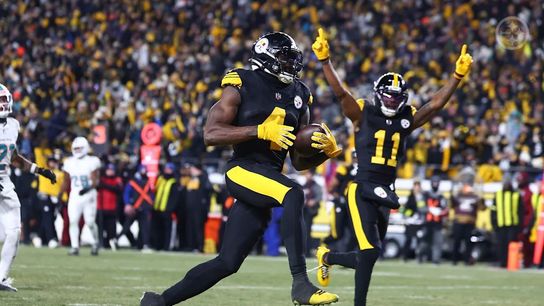 Steelers wide receiver DK Metcalf (4) during a regular season matchup between the Pittsburgh Steelers and Miami Dolphins.