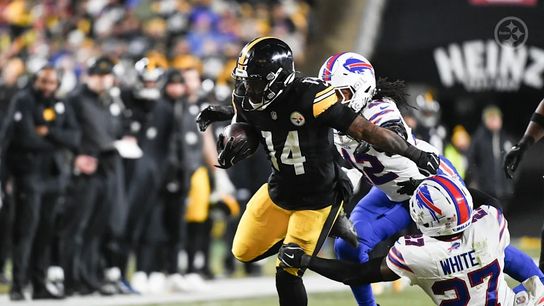 Steelers running back Kenneth Gainwell (14) during a regular season matchup between the Pittsburgh Steelers and Buffalo Bills.