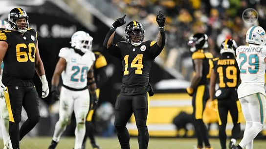 Steelers running back Kenneth Gainwell (14) during a regular season matchup between the Pittsburgh Steelers and Miami Dolphins.