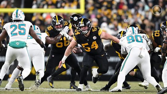 Steelers center Zach Frazier (54) during a regular season matchup between the Pittsburgh Steelers and Miami Dolphins.