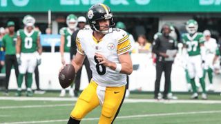 Steelers' Aaron Rodgers Revealing How Close He Was To Signing With Vikings  (Steelers News). Photo by Vincent Carchietta / Imagn Images