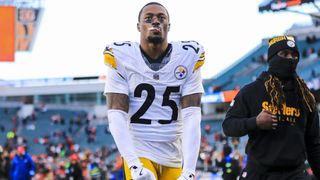"The Logo": Steelers Safety DeShon Elliott Shares His Direct Reaction To Huge Contract Extension (Steelers News). Photo by Katie Stratman / Imagn Images