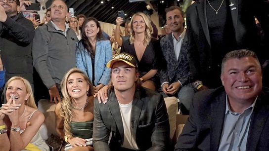 Steelers draft QB Kenny Pickett as he watches with family Steelers draft QB Kenny Pickett