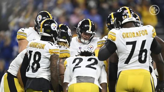 Steelers HUDDLE 