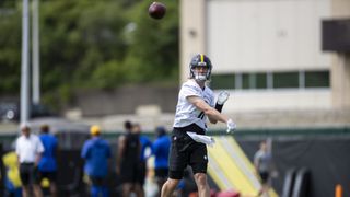 Why Kenny Pickett Sitting for the Steelers in 2022 is the Absolute Best Thing for the Future (Kenny Pickett News)