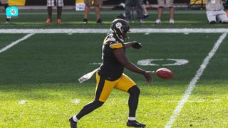 Steelers Former Tight End Remembers Mike Tomlin Giving Harsh Warning To Pressley Harvin (Steelers News). Photo by Jordan Schofield / Steeler Nation (@JSKO_PHOTO Twitter)