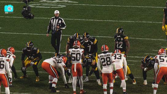 Steelers Ben Roethlisberger - Final Snap at Heinz Steelers Ben Roethlisberger - Final Snap at Heinz