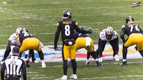 Steelers Kenny Pickett at the line of scrimmage against the New Orleans Saints Steelers Kenny Pickett at the line of scrimmage against the New Orleans Saints