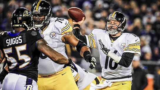 Steelers Charlie Batch against Baltimore