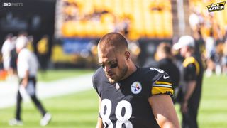 Dulac: Steelers Important TE Pat Freiermuth's Hamstring Injury Is 'Not Just A Tweak' (Steelers News). Photo by Jordan Schofield / SteelerNation (Twitter / X: @JSKO_PHOTO)