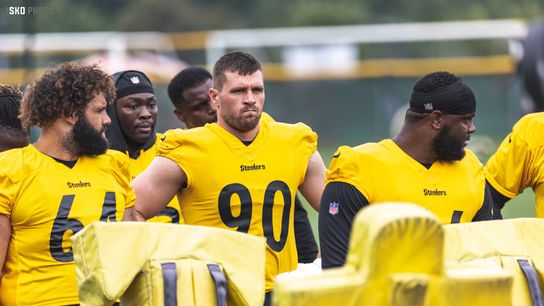 Steelers star TJ Watt alongside the defensive linemen