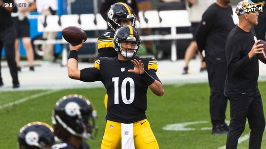 Steelers quarterback Mitch Trubisky warms up for a 2022 preseason game | Jordan Schofield / SteelerNation (Twitter: @JSKO_PHOTO)
Steelers quarterback Mitch Trubisky warms up for a 2022 preseason game | Jordan Schofield / SteelerNation (Twitter: @JSKO_PHOTO)