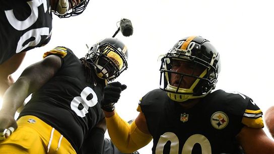 Steelers.com | Melvin Ingram III (8) and TJ Watt (90) during their pregame routine vs the Buffalo Bills on September 12th, 2021 at Highmark Stadium, NY.
Steelers.com | Melvin Ingram III (8) and TJ Watt (90) during their pregame routine vs the Buffalo Bills on September 12th, 2021 at Highmark Stadium, NY.