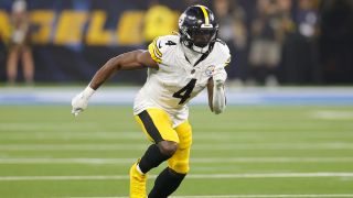 Insider Lays Out Clear Plan For Steelers To Fix Wide Receiving Corps (Steelers News). Photo by Jevone Moore / Icon Sportswire