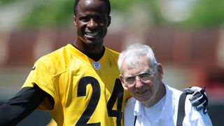 Steelers' Ike Taylor Shared The Incredible Time Dan Rooney Got Him A Six-Figure Contract Boost (Steelers News). Photo by Pittsburgh Steelers 