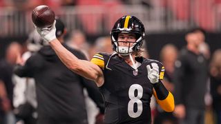 REPORT - Steelers' Kenny Pickett Making Big Push To Return Quicker Than Expected (Steelers News). Photo by Dale Zanine / USA TODAY Sports