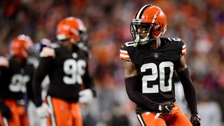 Steelers' AFC North Rival Had Players Robbed By 6 Fierce Armed Men (Cleveland Browns). Photo by Emilee Chinn / Getty Images