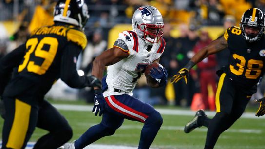 Former Steelers wide receiver JuJu Smith-Schuster catches a pass Former Steelers wide receiver JuJu Smith-Schuster catches a pass