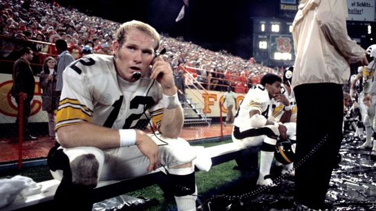 Steelers legendary quarterback Terry Bradshaw on the sideline Steelers legendary quarterback Terry Bradshaw on the sideline