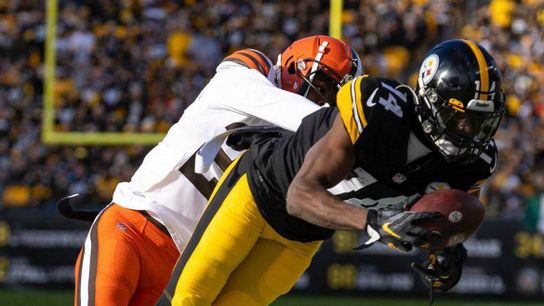 George Pickens makes a catch against Browns defender, Martin Emerson Jr. Steelers George Pickens