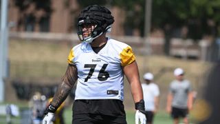 Steelers' Troy Fautanu Gets Big Reality Check From Mike Tomlin About Offensive Lineman's Versatility  (Steelers News). Photo by Barry Regal / USA Today