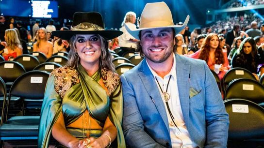 Steelers Devlin "Duck" Hodges And Lainey Wilson Confess To 2+ Year Relationship And An Epic Troll Of Fans  (Lainey Wilson)