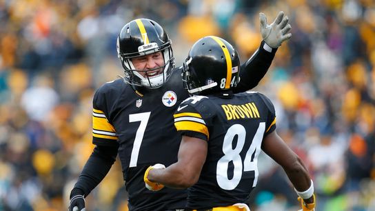 Antonio Brown and Ben Roethlisberger Celebration on the Field Steelers Antonio Brown and Ben Roethlisberger