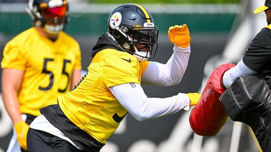 Elandon Roberts and Cole Holcomb take part in drills led by Aaron Curry during OTAs at the UPMC Rooney Sports Complex. Steelers Elandon Roberts and Cole Holcomb