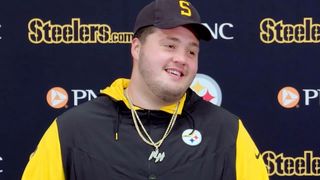 Steelers' Nate Herbig Arrived To Camp Wearing A Shirt That Appalled Ramon Foster (Steelers News). Photo by KHON2