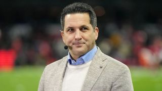 Schefter: Steelers Fully Considering Just 1 QB Prospect Early In 2025 NFL Draft (Steelers News). Photo by Kirby Lee / Imagn Images