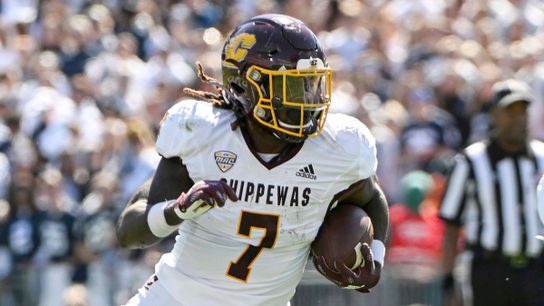 Running back, Lew Nichols. Steelers Running back, Lew Nichols.