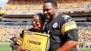 Steelers Legend Jerome Bettis Plans To Break A World Record While Raising Money For Breast Cancer Research (Steelers News). Photo by Gene J. Puskar / AP Photo