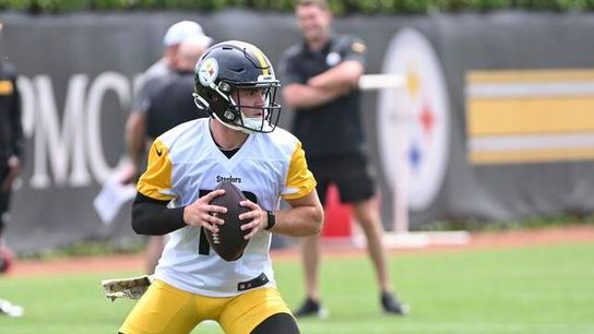 John Rhys Plumlee working through drills 