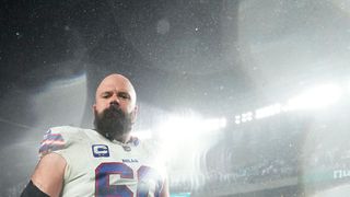 Steelers’ Potential Solution At Center Mitch Morse Leaves Pittsburgh; Hops On A Flight To Jacksonville To Meet With The Jaguars (Steelers News). Photo by Mitchell Leff / Getty Images