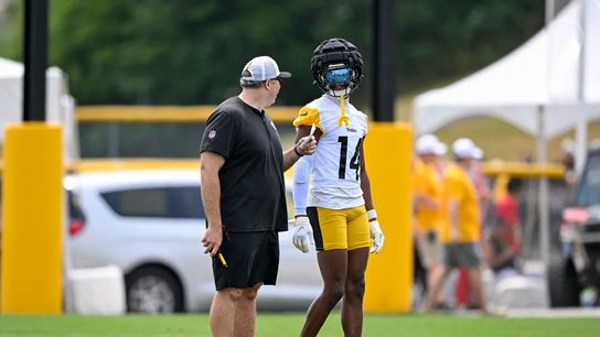 Steelers Offensive Coordinator Arthur Smith working with George Pickens. Steelers Offensive Coordinator Arthur Smith working with George Pickens.