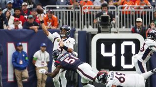 Ramon Foster Believes Steelers' Defense Recruiting Russell Wilson Was A Direct Sign: "You Don't See People Openly Recruiting A Guy When He's The Best Teammate" (Steelers News). Photo by Ben Swanson / Denver Broncos