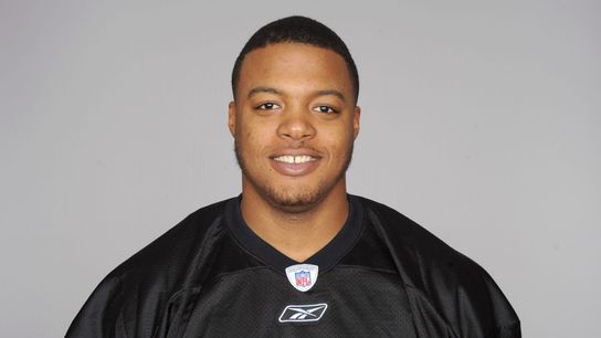 Former Steelers Weslye Saunders