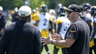 Steelers' Mike Tomlin Reveals Why Arthur Smith’s Adaptability Is Seriously Changing Pittsburgh's Offense In 2025 (Steelers News). Photo by AP Photo
